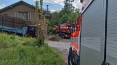 Řidič traktoru naboural na Semilsku do rodinného domu - Libštát